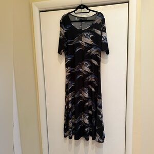 Attitudes by Renee Women’s 14P Elegant Black and Blue Wave Pattern Dress